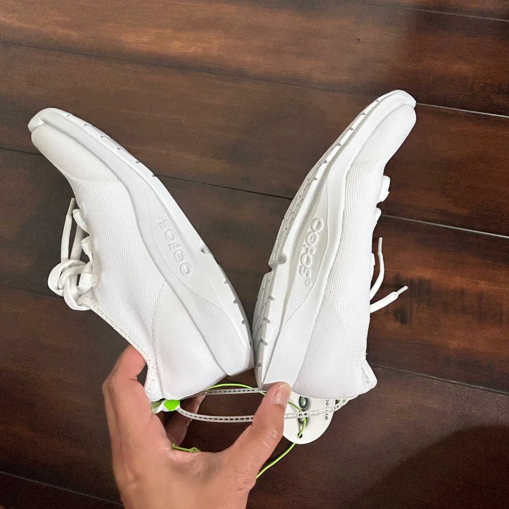 OOFOS OOmg Sport LS Low Recovery Shoe Women's size 7 White NWOB - Picture 8 of 10